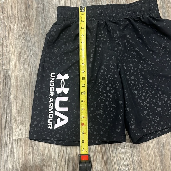 Under Armour Men’s Workout Shorts - Picture 5 of 7